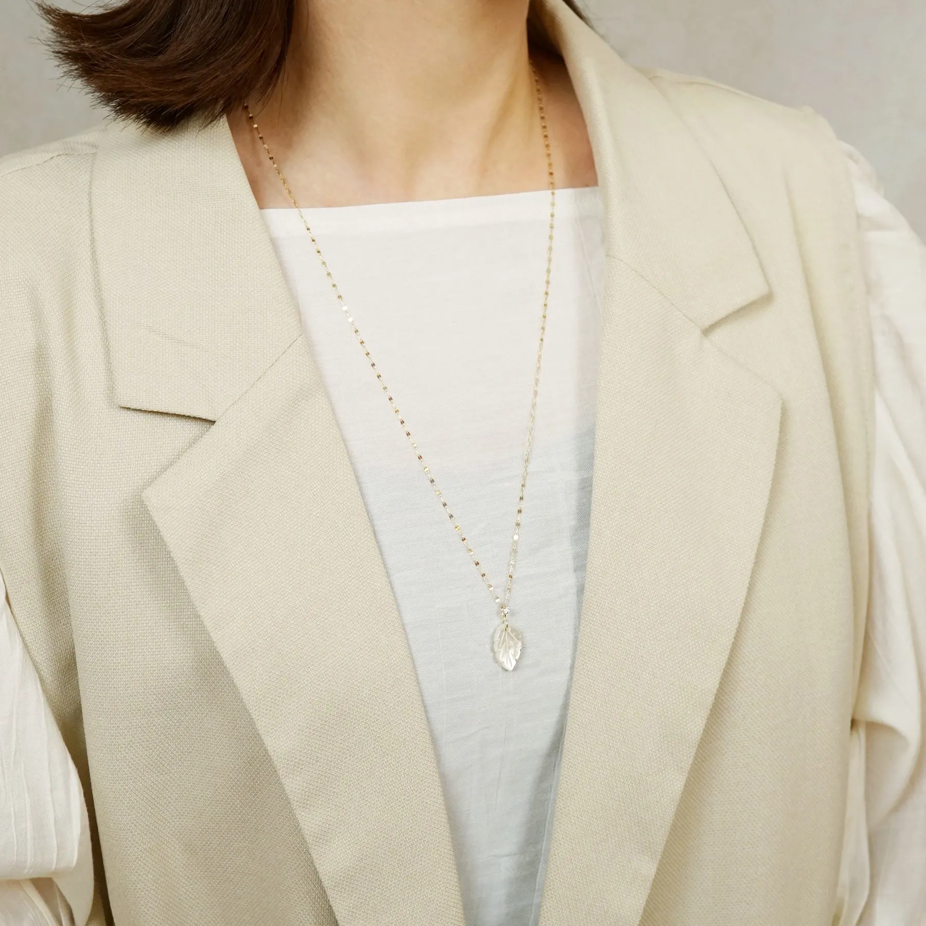 10K White Shell Leaf Necklace Charm (Yellow Gold)