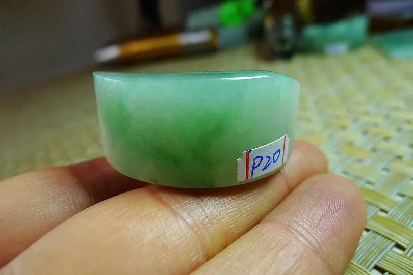 Natural Jade Rough Jadeite Raw (19.6g,3.7X1.7X1cm)