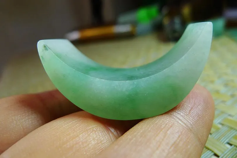 Natural Jade Rough Jadeite Raw (19.6g,3.7X1.7X1cm)