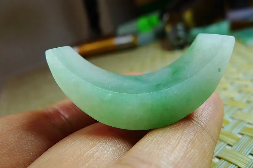 Natural Jade Rough Jadeite Raw (19.6g,3.7X1.7X1cm)