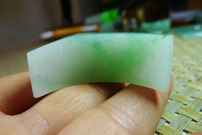 Natural Jade Rough Jadeite Raw (19.6g,3.7X1.7X1cm)