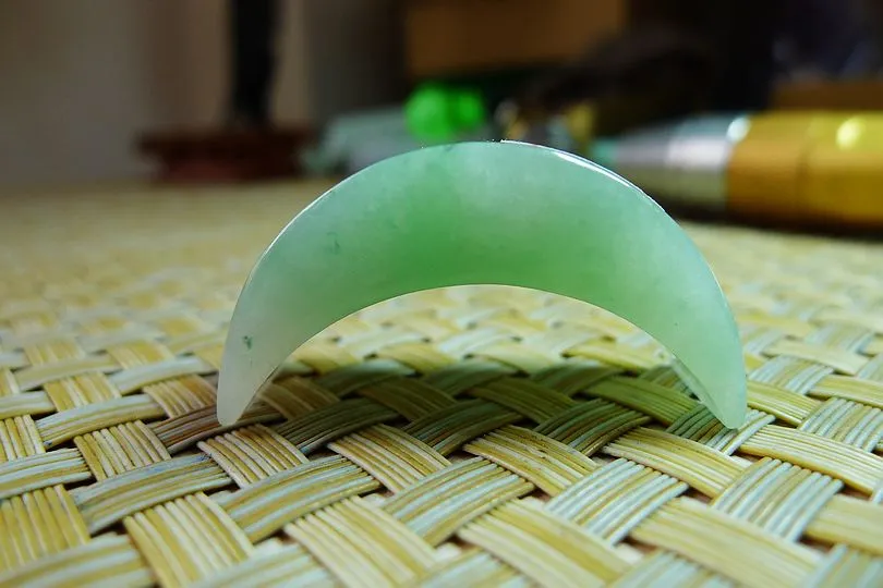 Natural Jade Rough Jadeite Raw (19.6g,3.7X1.7X1cm)