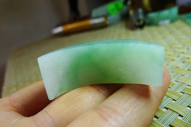 Natural Jade Rough Jadeite Raw (19.6g,3.7X1.7X1cm)