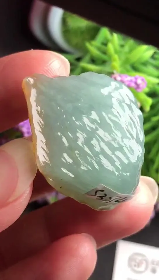 Natural Jade Rough Jadeite Raw (2.7x2.7X1.5cm)-S3274