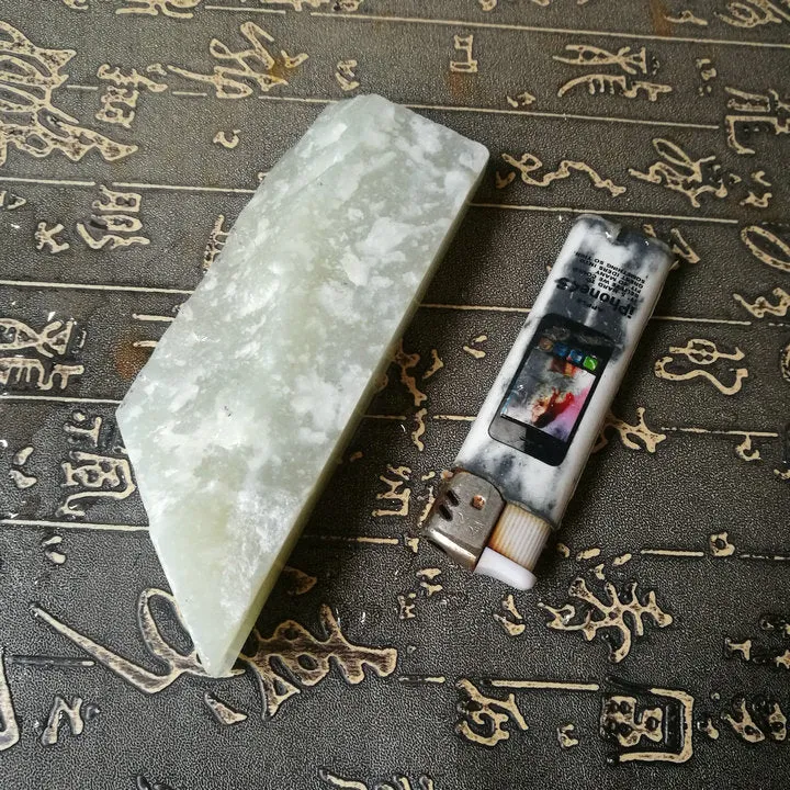 Natural Kunlun Jade Rough Nephrite Raw (193g, 12X4.5X2X1cm)