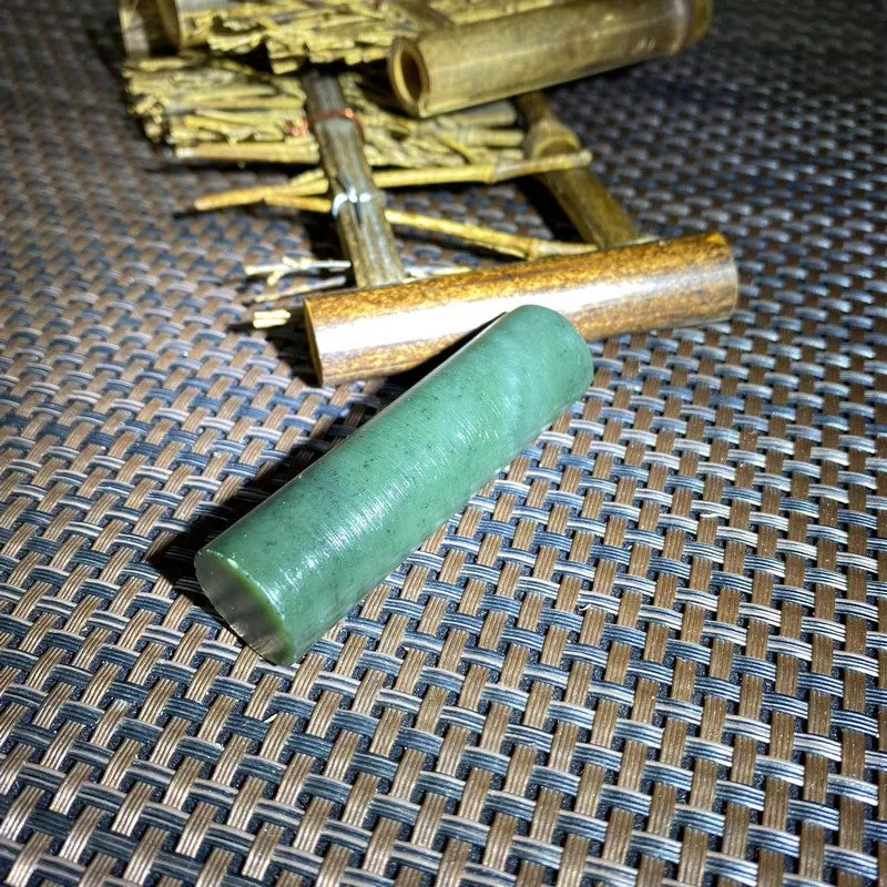 Natural Kunlun Jade Rough Nephrite Raw (47g,6.3X1.7cm)