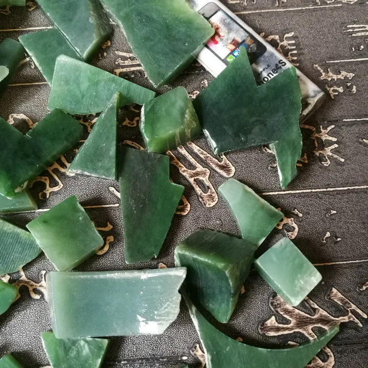 Natural Kunlun Jade Rough Nephrite Raw 550g