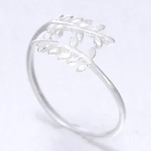 TR41 Silver Double Leaf Toe Ring
