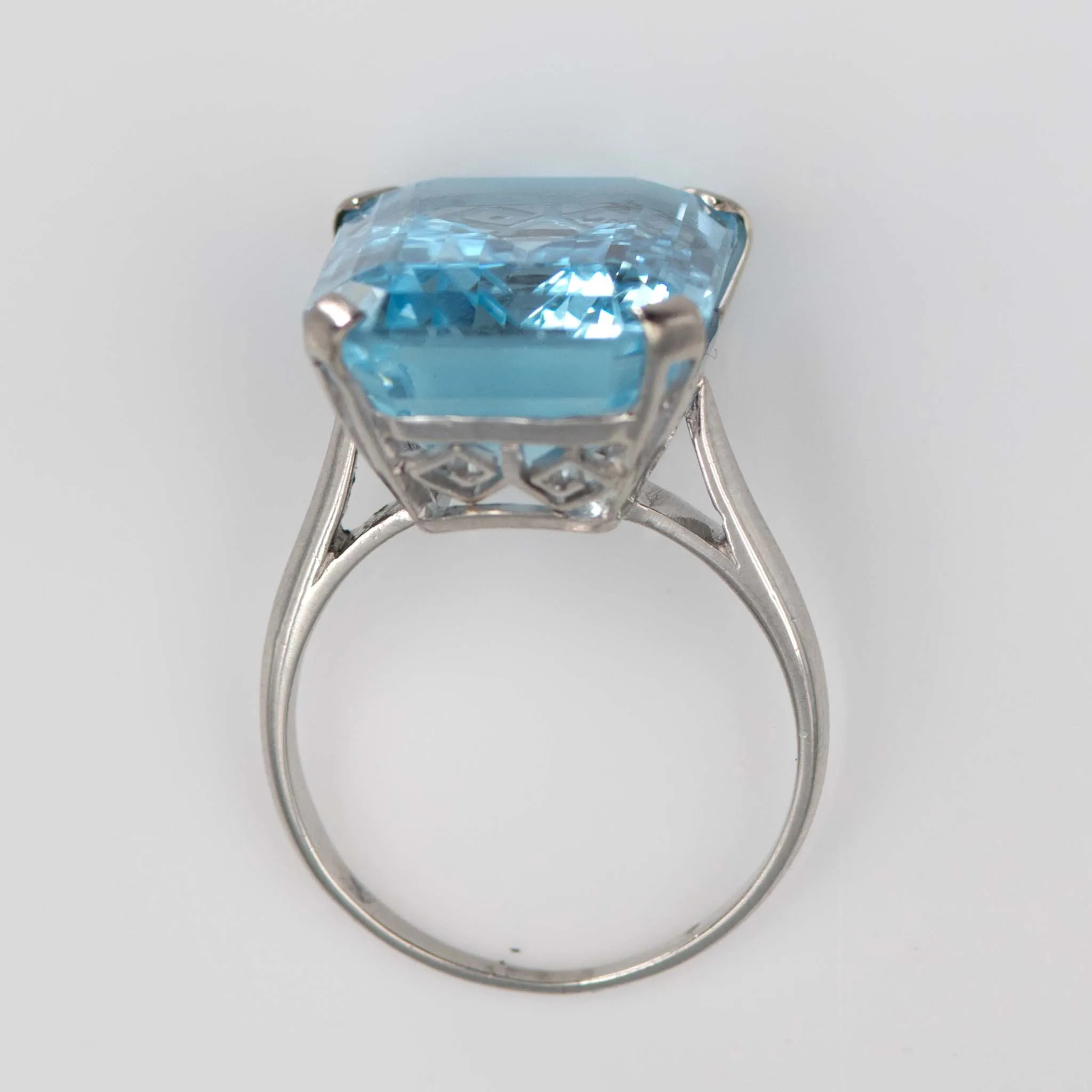 Vintage Platinum 13 Carat Aquamarine Ring